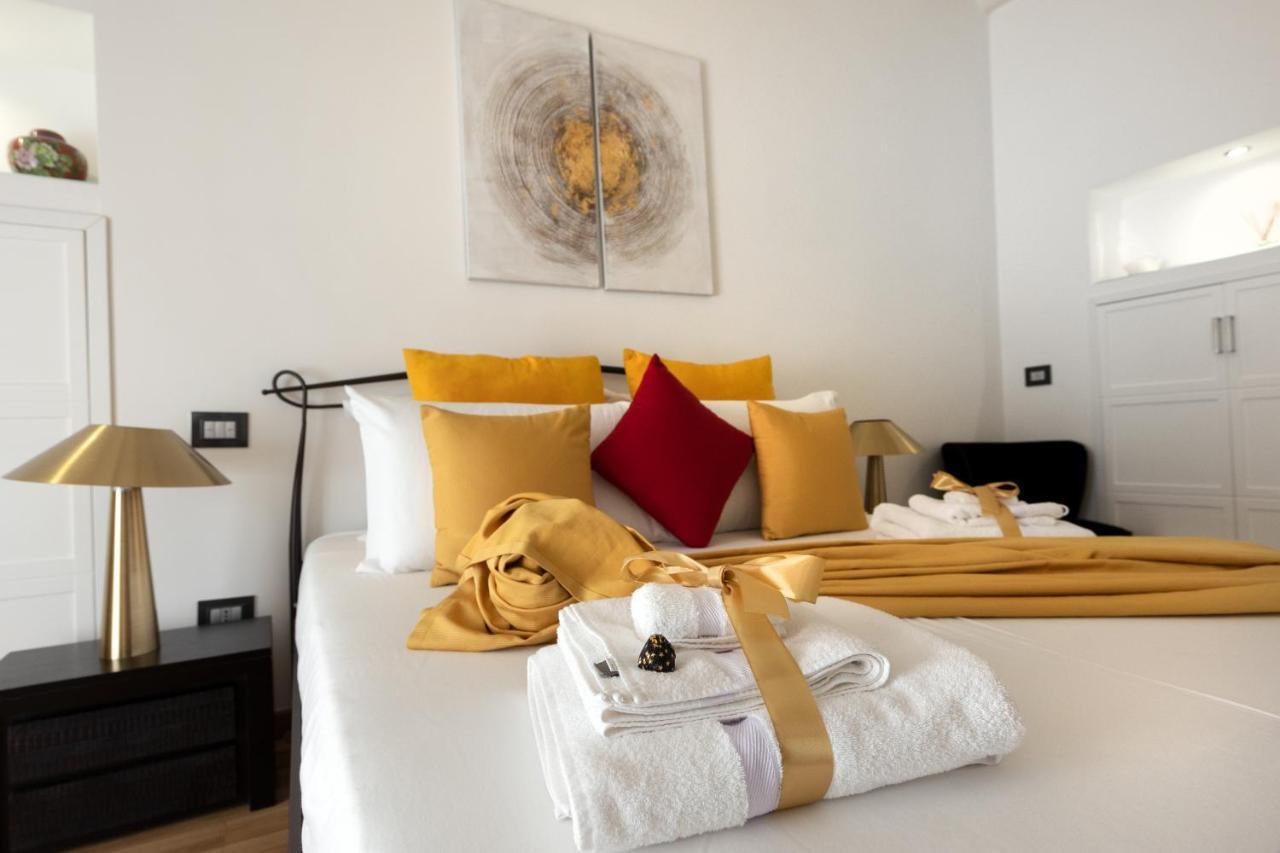 Barcaccia Luxury Suites Рим Екстериор снимка