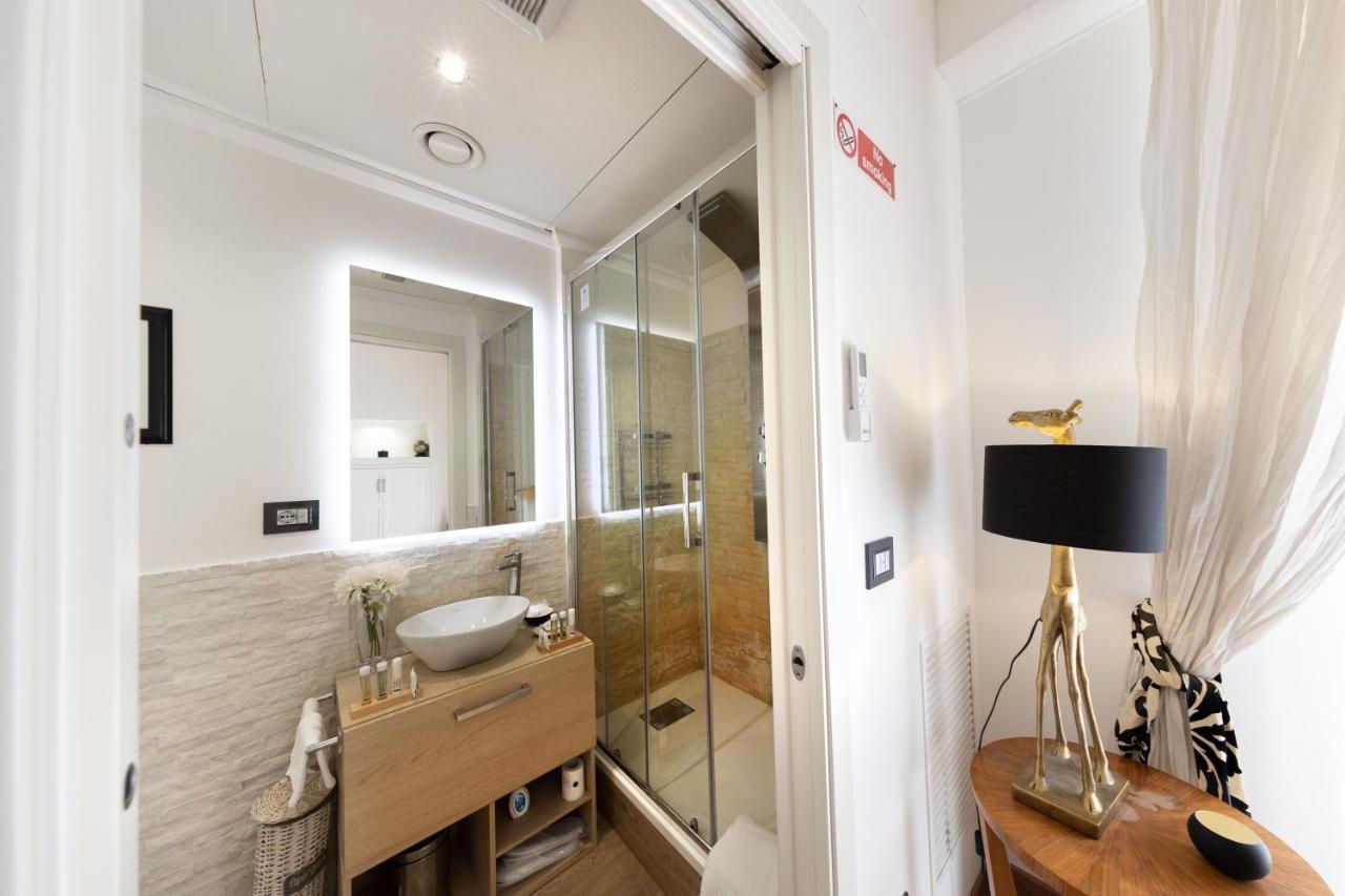 Barcaccia Luxury Suites Рим Екстериор снимка