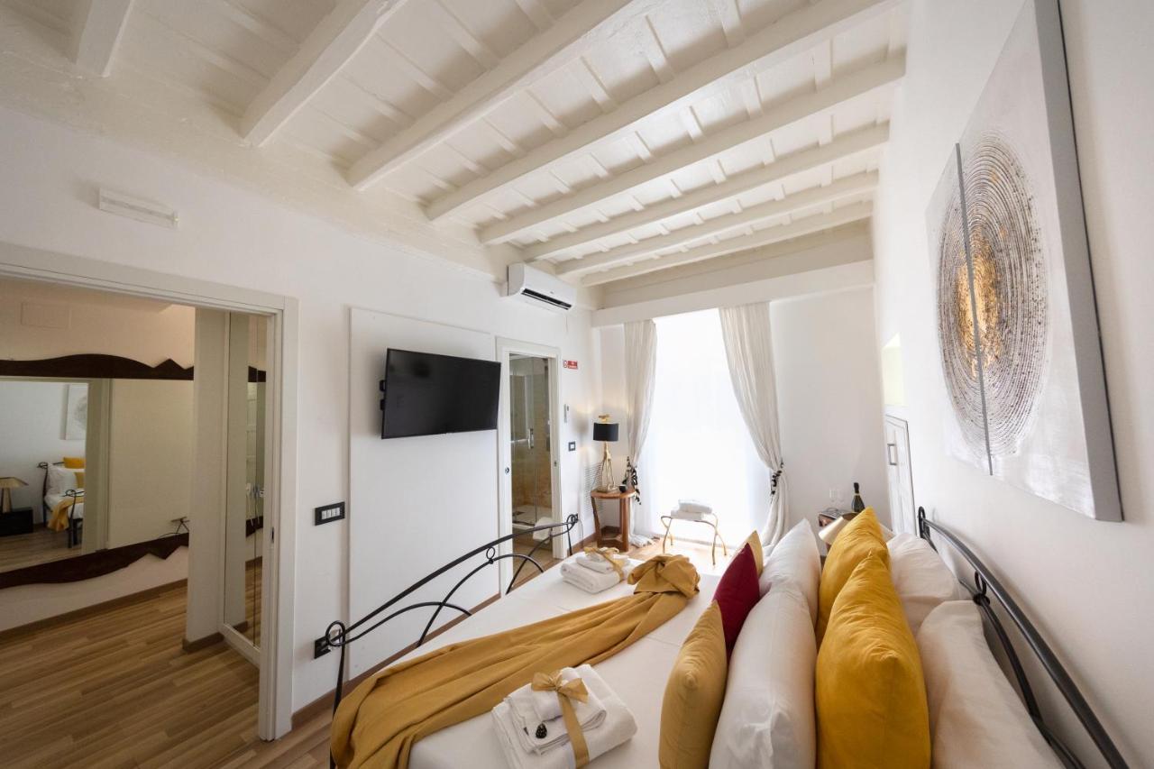Barcaccia Luxury Suites Рим Екстериор снимка