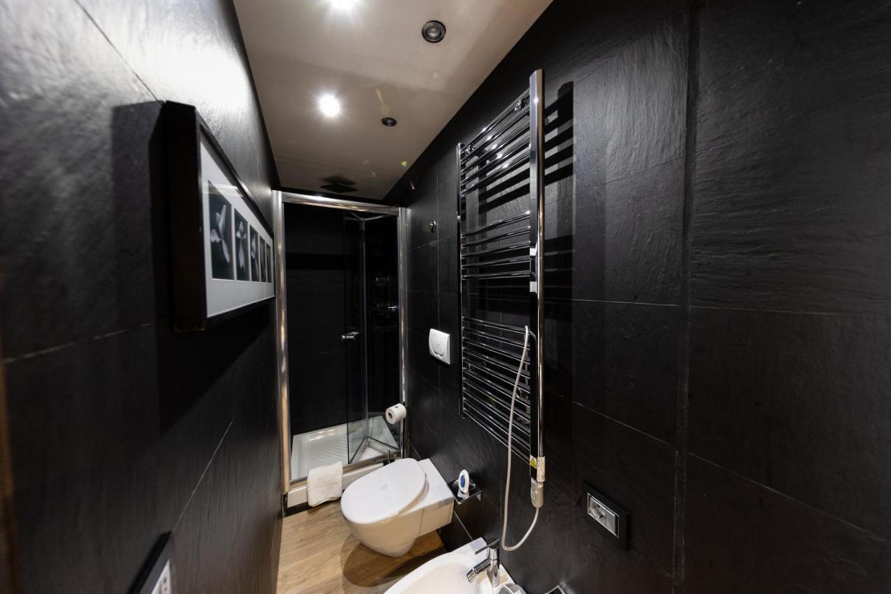 Barcaccia Luxury Suites Рим Екстериор снимка