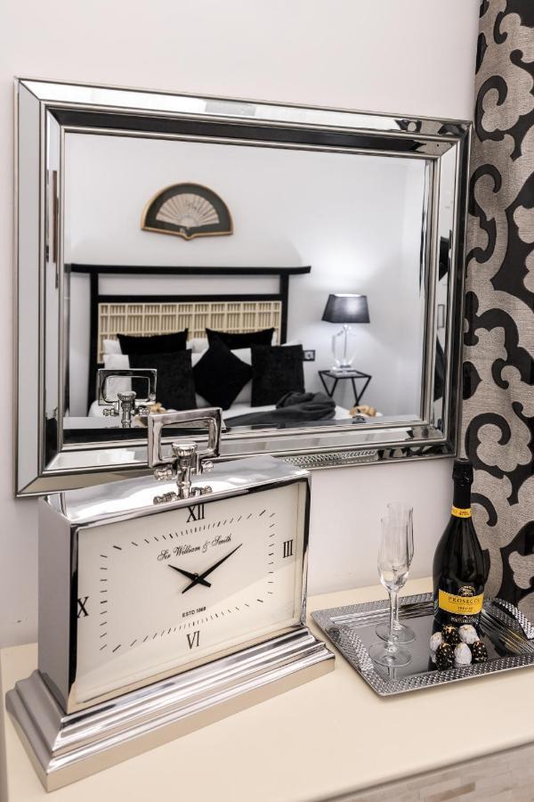 Barcaccia Luxury Suites Рим Екстериор снимка