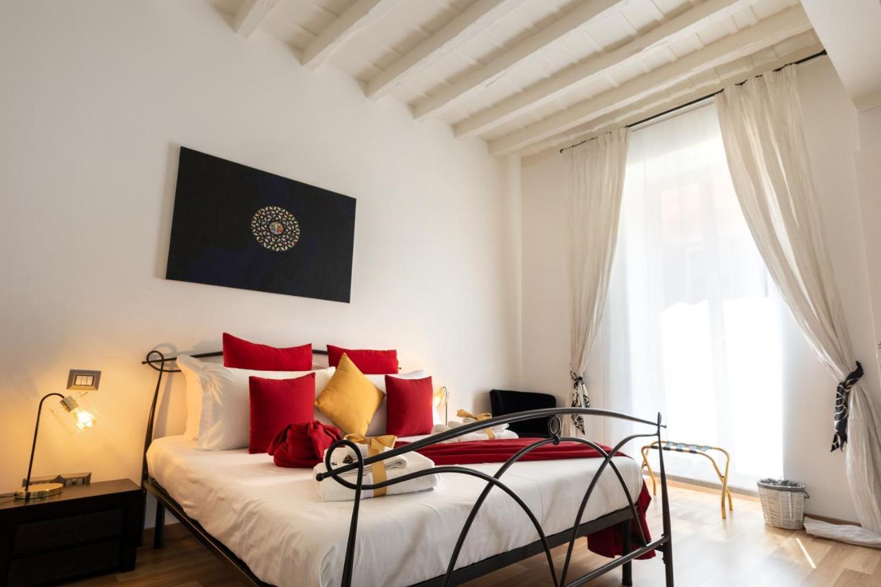 Barcaccia Luxury Suites Рим Екстериор снимка