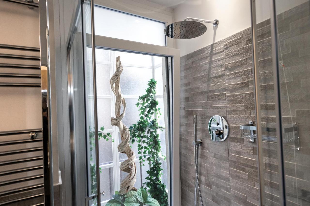Barcaccia Luxury Suites Рим Екстериор снимка