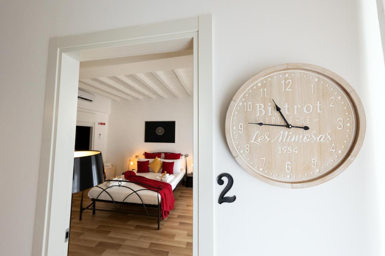 Barcaccia Luxury Suites Рим Екстериор снимка