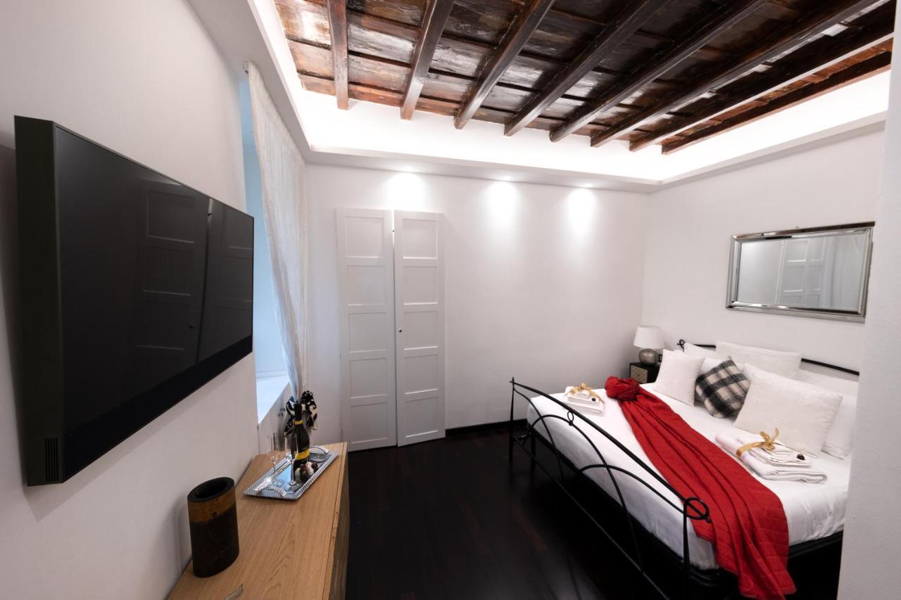 Barcaccia Luxury Suites Рим Екстериор снимка