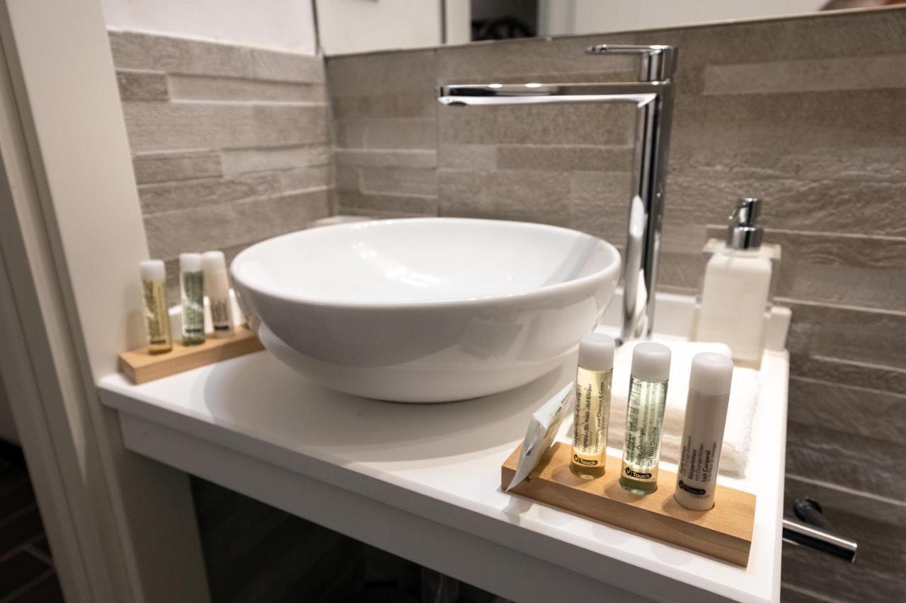 Barcaccia Luxury Suites Рим Екстериор снимка