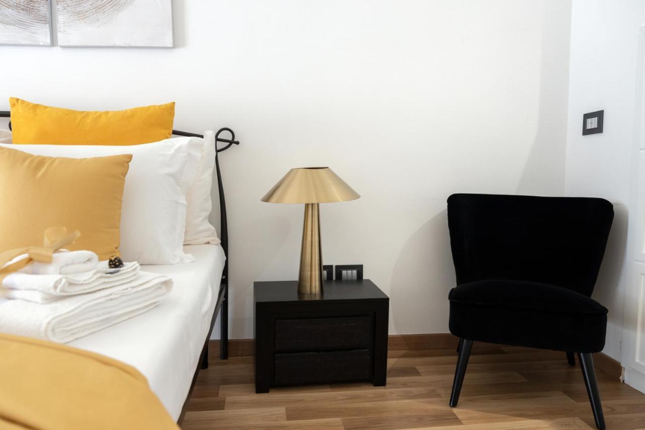 Barcaccia Luxury Suites Рим Екстериор снимка