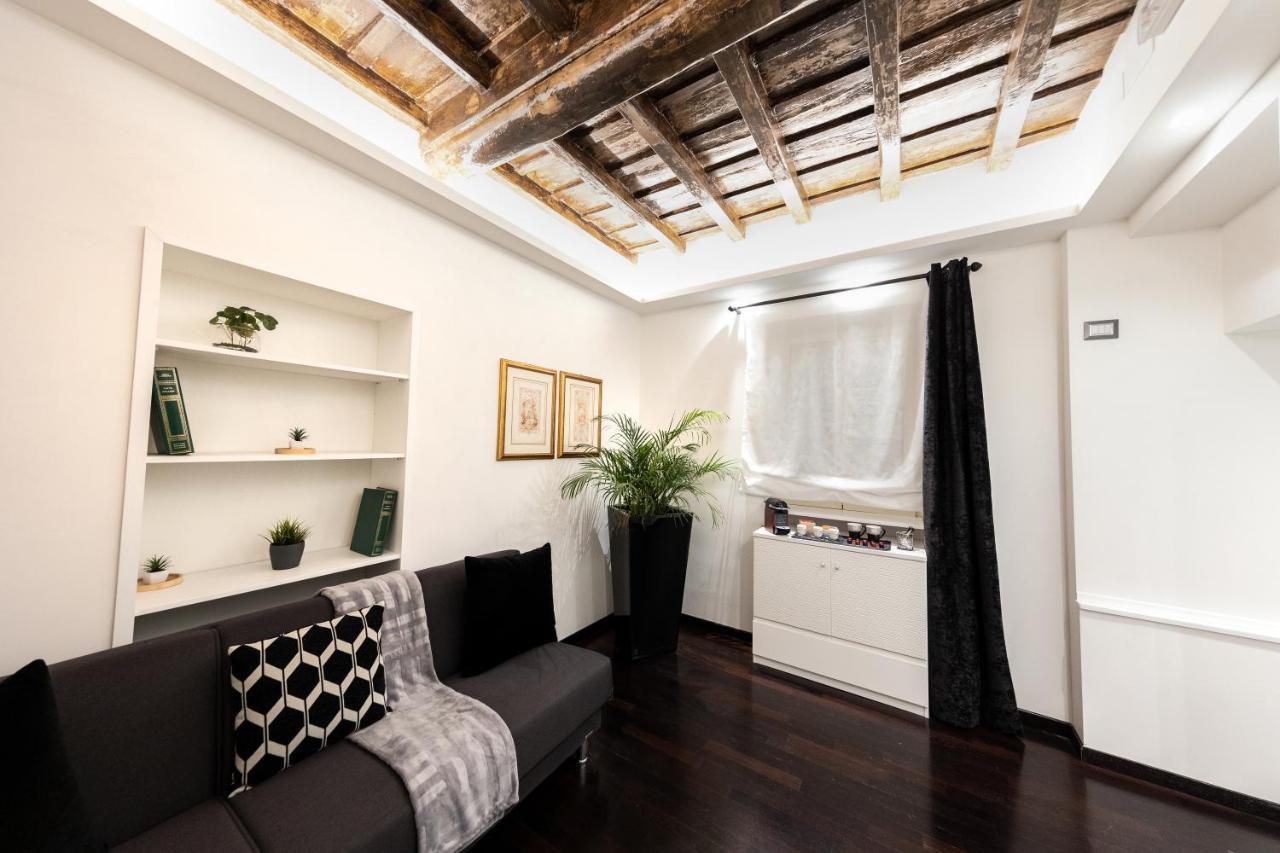 Barcaccia Luxury Suites Рим Екстериор снимка